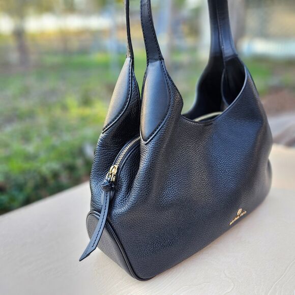 Michael Kors Kelsey Black Pebbled Leather Shoulder Bag, Pre-owned - Picture 3 of 10